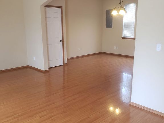 5th image of 513 S Garfield Duplex