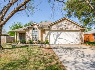 745 Winding Oak Bnd, Lake Dallas, TX 75065