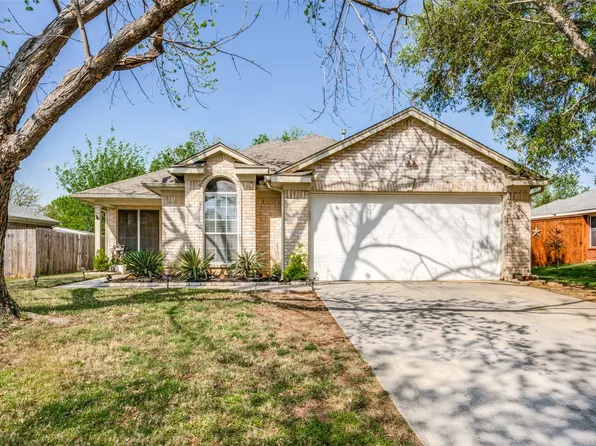 745 Winding Oak Bnd, Lake Dallas, TX 75065