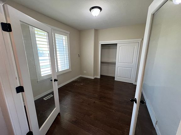 3rd image of 978 W Freedom Point Way