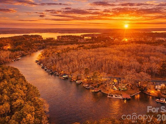 2nd image of 9763 Pine Tree Rd