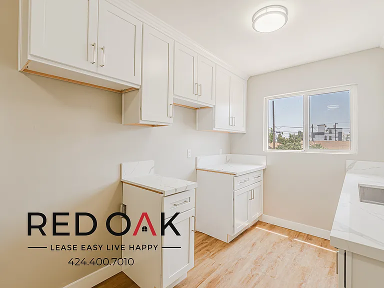 921 W 82nd St #21 — Photo 10