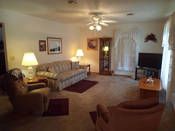 4th image of 303 7th St