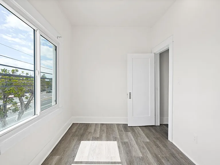 3767 Midvale Ave #3 — Photo 12