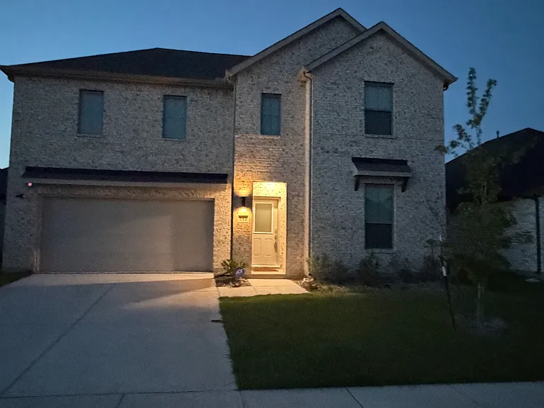 712 Tidal Dr — Photo 1
