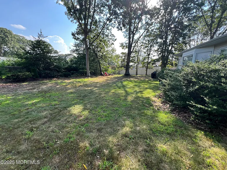 8 Corey Dr — Photo 24