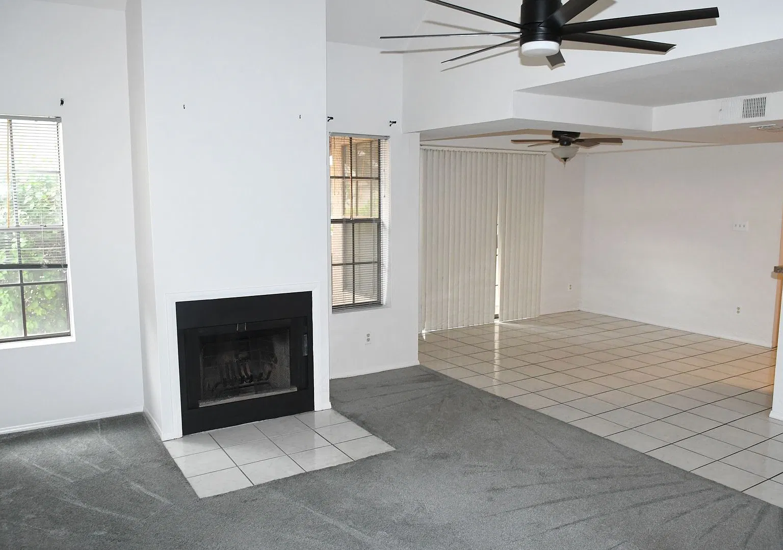 Remodeled 2 Br 2 Ba 1 Car Attached Garage Condo Near McDowell and Hayden in Scottsdale — Photo 3