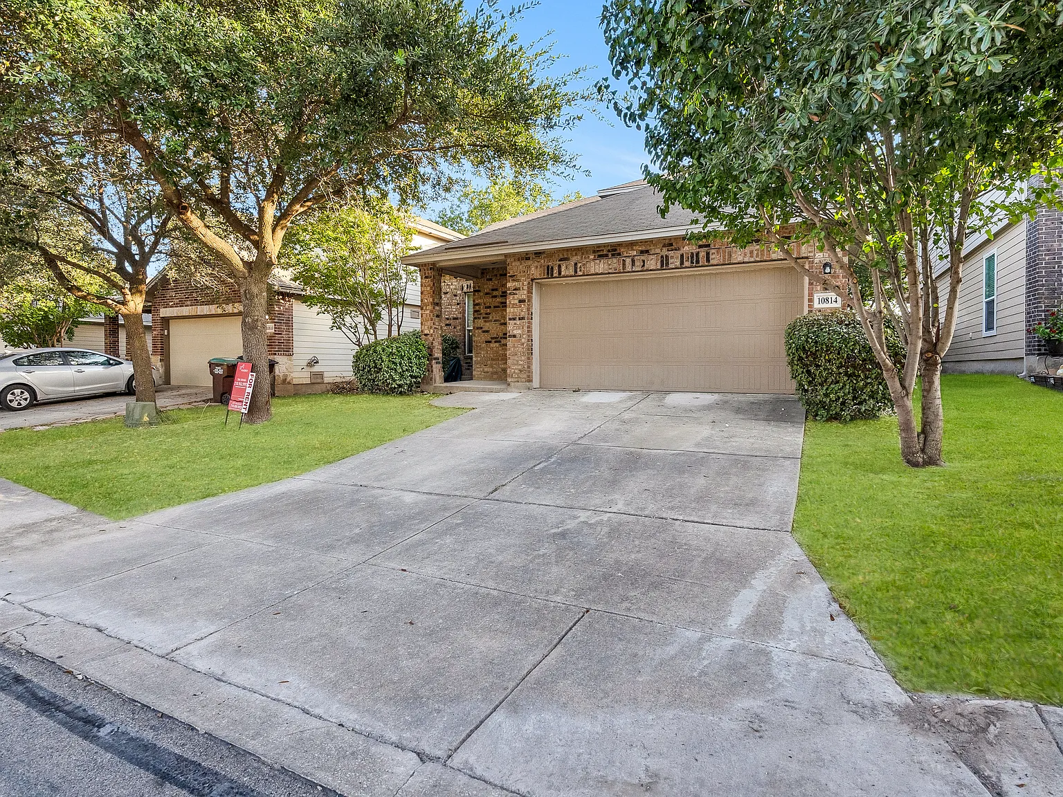 4 bed, 2.5 bath, 2129 sqft, $2,000 — Photo 1