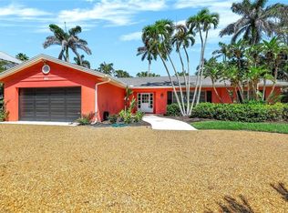 135 7th Ave N, Naples, FL 34102