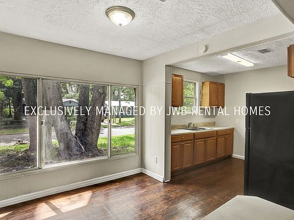 4th image of 2147 Allandale Cir N