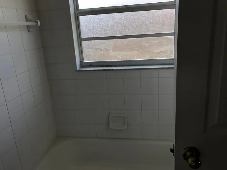 8522 Lazy River Dr — Photo 2