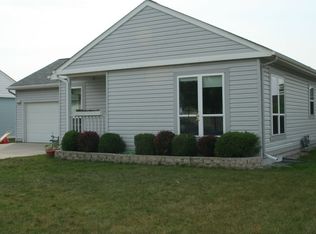 1120 Phoenix Dr, Waukesha, WI 53186