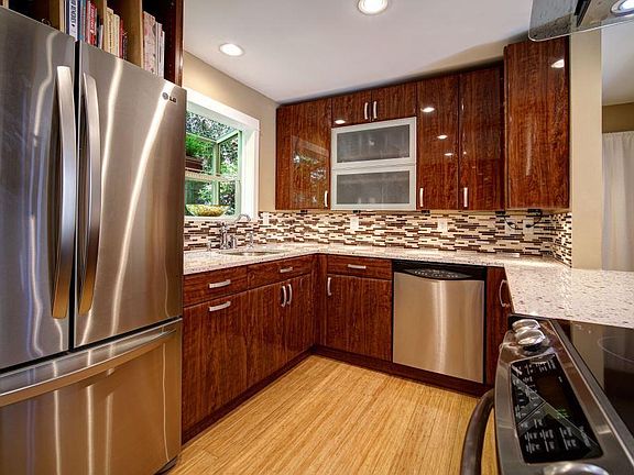 5th image of 2941 76th Ave SE #5B