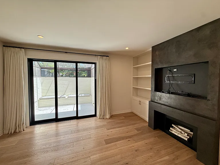 853 Larrabee St #6 — Photo 32