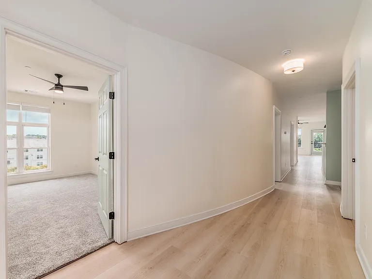2221 Pretty Lake Ave — Photo 21