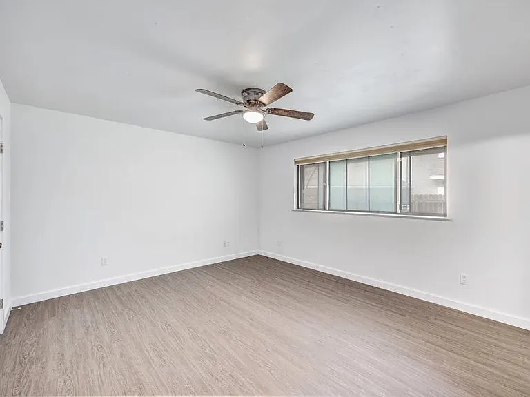 6502 Bridgewater Cv — Photo 16
