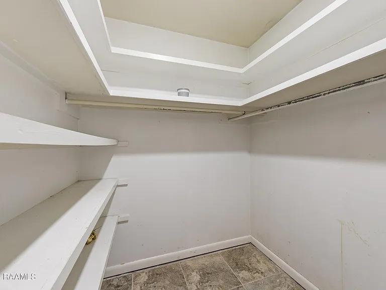 140 Orangewood Dr — Photo 13