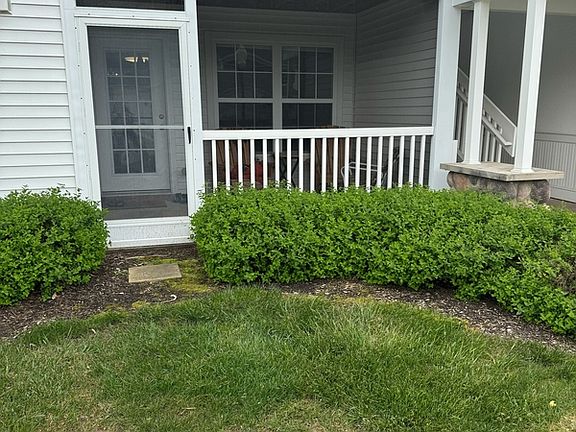 2nd image of 2754 S Knightsbridge Cir