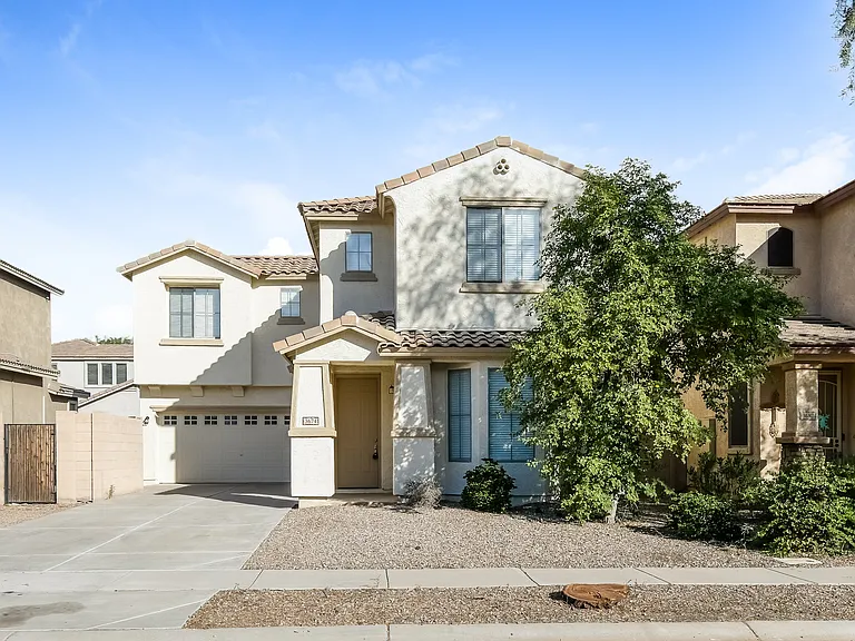 3674 E Stampede Dr — Photo 1
