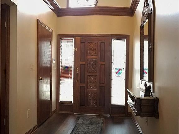 4th image of 23215 Pheasant Ln #6