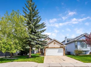 142 W Coventry Vw NE, Calgary, AB T3K 5H4
