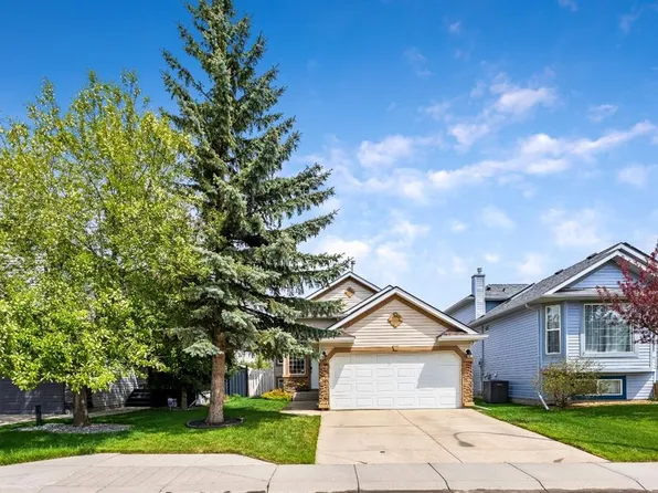 142 W Coventry Vw NE, Calgary, AB T3K 5H4