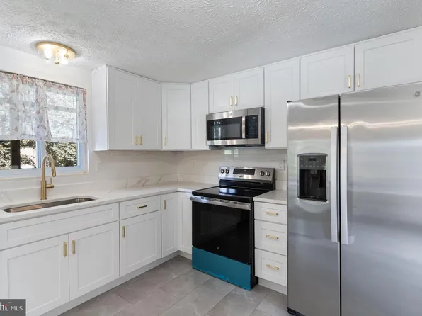 1424 Boulder Ln, Hanover, MD 21076