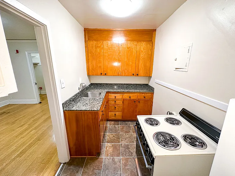 Embassy Apartments — Photo 9