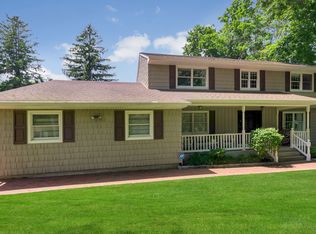 11 Village Woods Rd, Port Jefferson, NY 11777