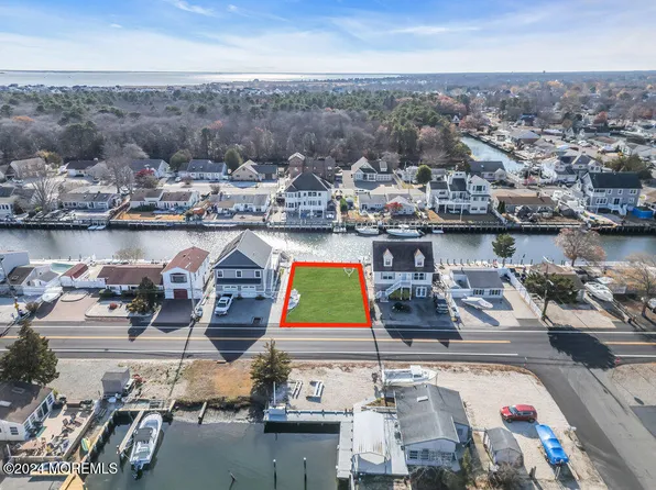 1129 Beach Boulevard, Forked River, NJ 08731