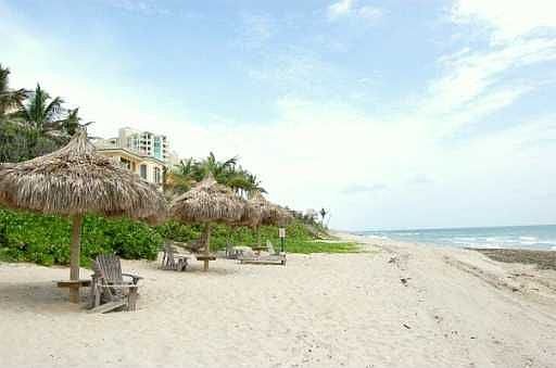 PRIVATE BEACH