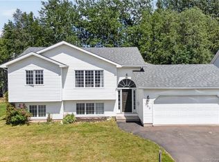 103 Thomas St, Dieppe, NB E1A 5W2
