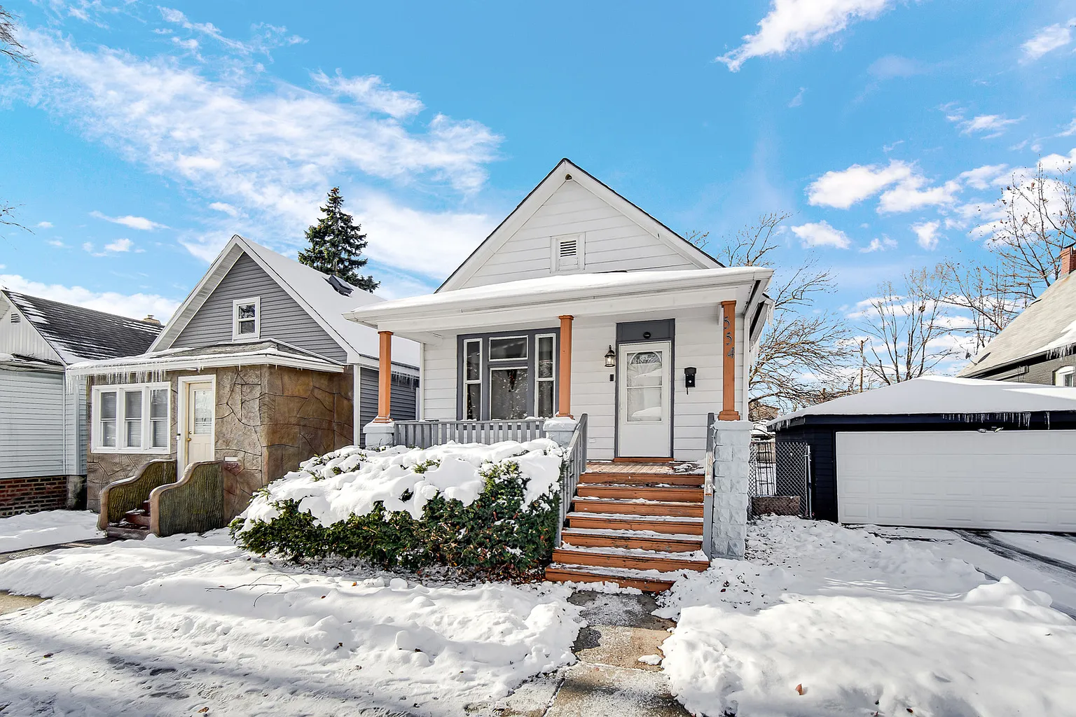 554 Douglas Ave photo 1