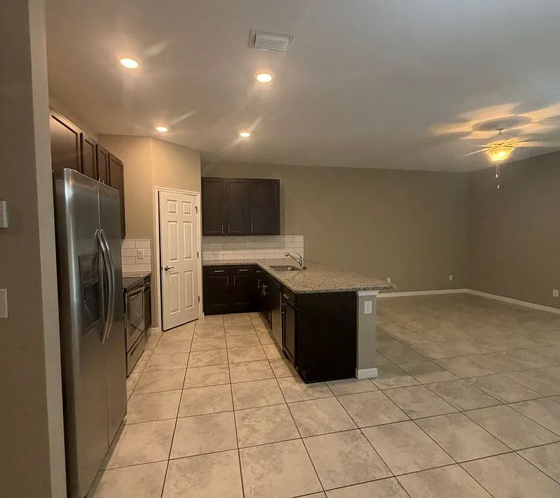 1039 San Cristobal Ave