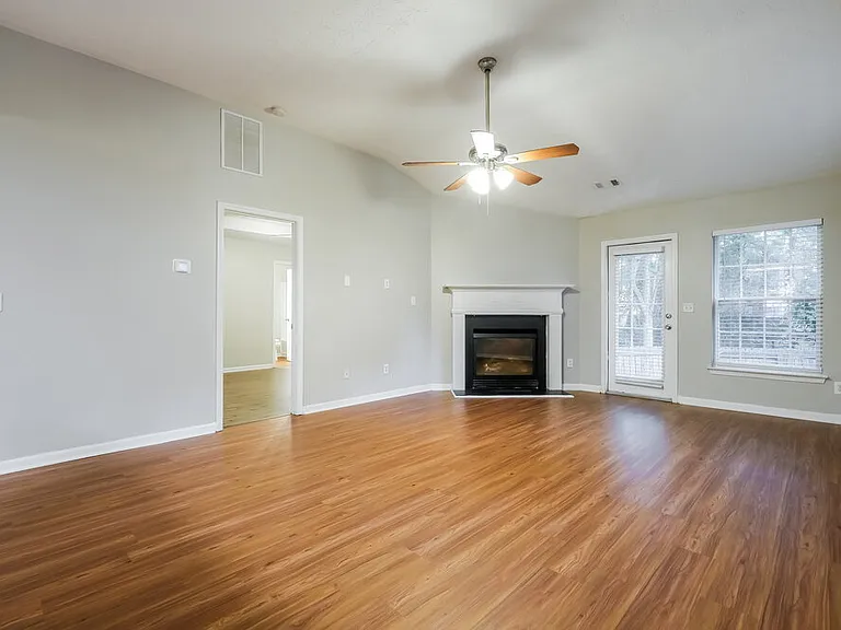 533 Arrowhead Dr — Photo 4