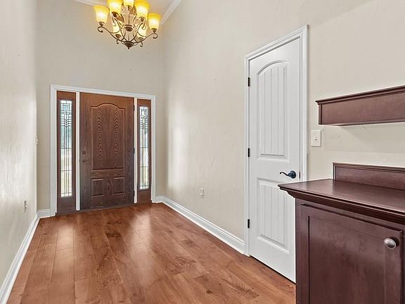 2nd image of 1049 Brown Dr