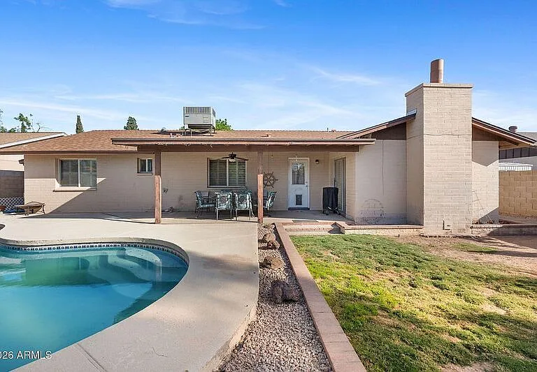 2137 E Apollo Ave — Photo 30