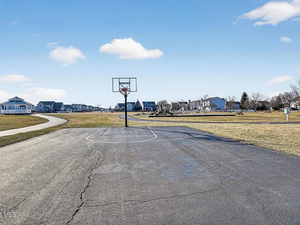 2nd image of 25194 Ramblehurst Dr