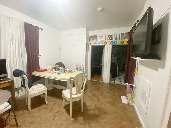 4th image of 3214 105th St