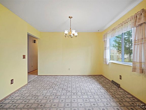 4th image of 2783 Heritage Dr
