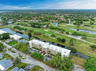 7461 W Country Club Dr N APT 409, Sarasota, FL 34243