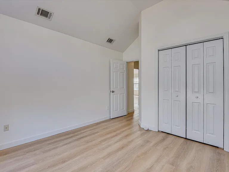 909 Watsonia Dr — Photo 25