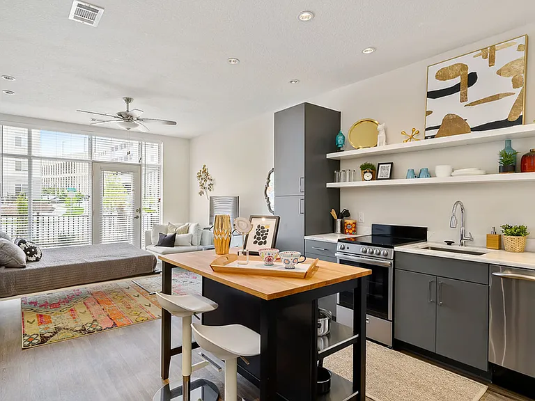 The District Flats — Photo 11