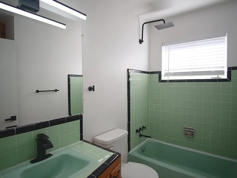 2743 N Park Ave — Photo 18