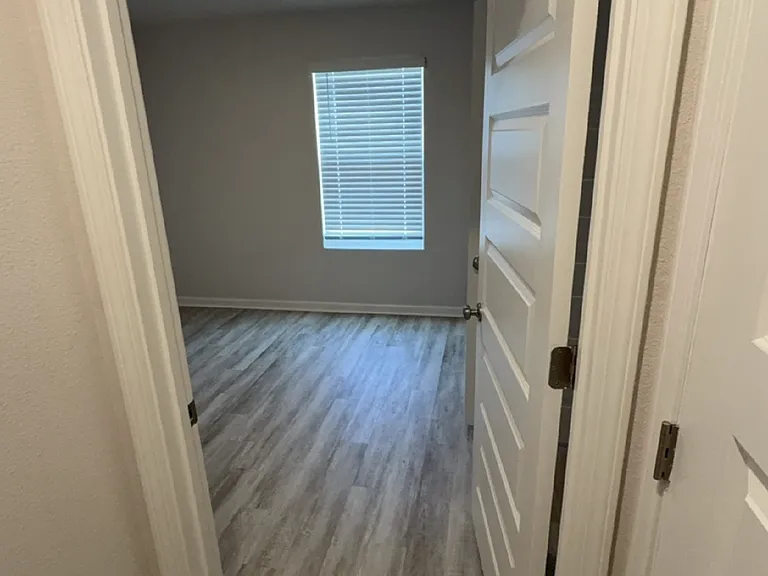 2537 Sutton Place Dr — Photo 13