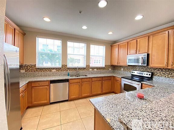 3rd image of 770 Millbrae Ct #15
