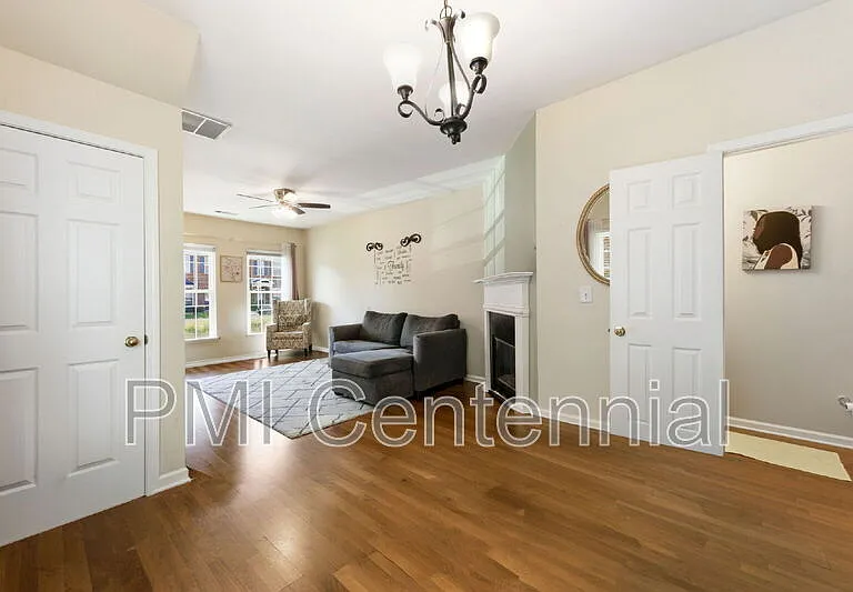 1528 Cove Creek Cir — Photo 13
