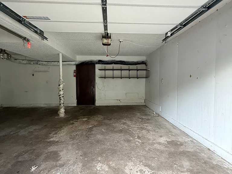 413 Butler Ave E — Photo 13