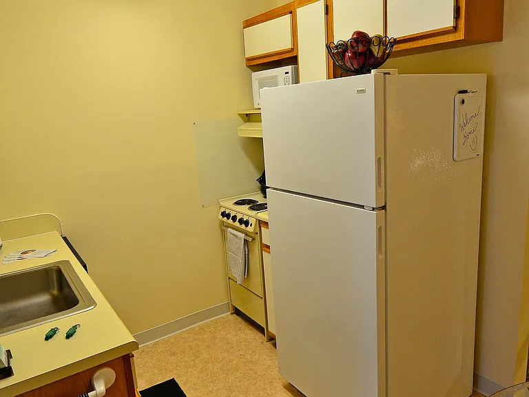 Evergreen Terrace Apartments — Photo 11