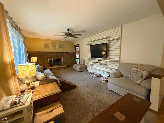 3rd image of 7660 S Oak Dr